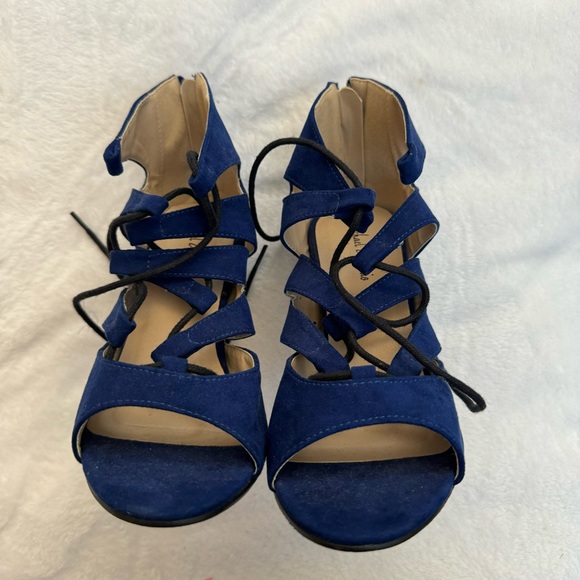 Dark Blue and Black Heels with Straps - Brand New Size 7.5 - Picture 3 of 6